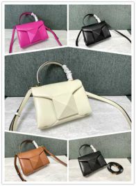 Picture of Valentino Lady Handbags _SKUfw125464610fw